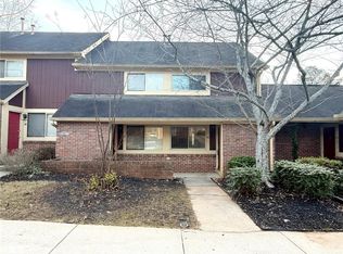 66 Country Place Ct, Alpharetta, GA 30005