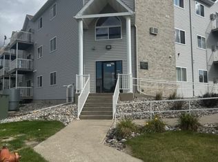 1810 39th St S #101, Fargo, ND 58103