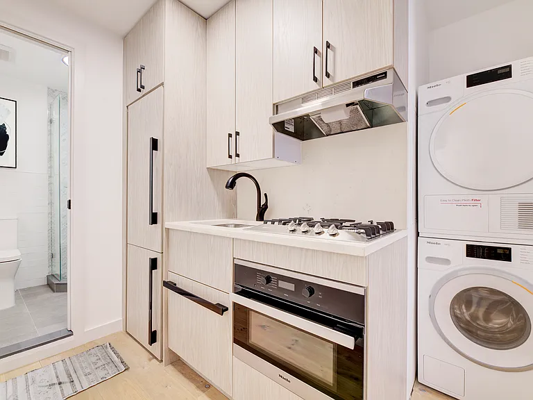 51 Spring St #9 — Photo 6