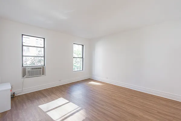 Rented by Thor Equities | media 18