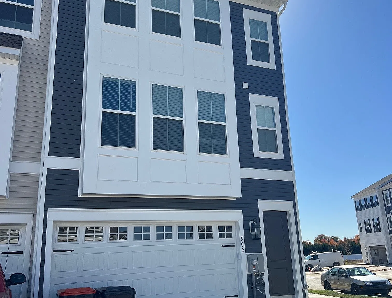 3 bed, 2295 sqft, $2,895 — Photo 1