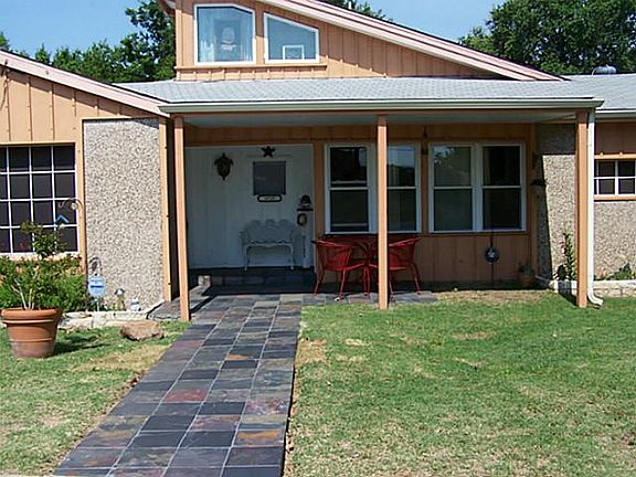 2nd image of 6737 Hewitt St