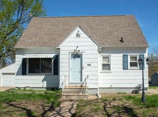 706 Kern St, Waterloo, IA 50703