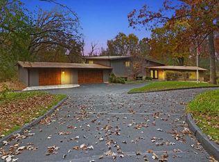 7184 Kinnikinnick Dr, Roscoe, IL 61073
