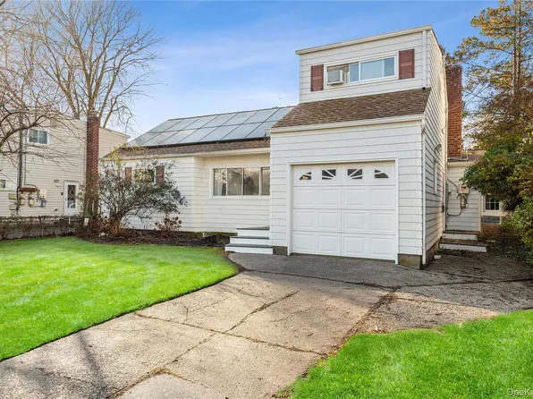 64 Wright Avenue, Deer Park, NY 11729