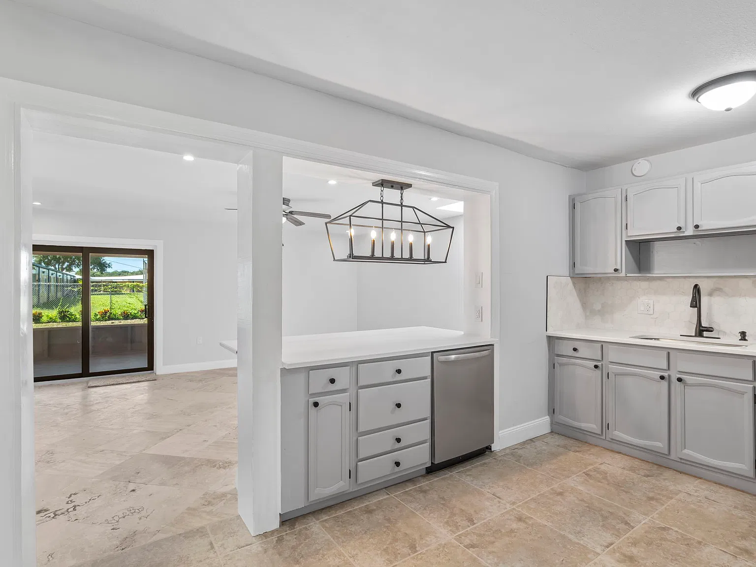 5 bed, 1904 sqft, $2,475 — Photo 3