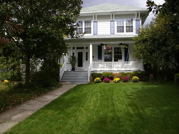 4111 Garrison St NW, Washington, DC 20016