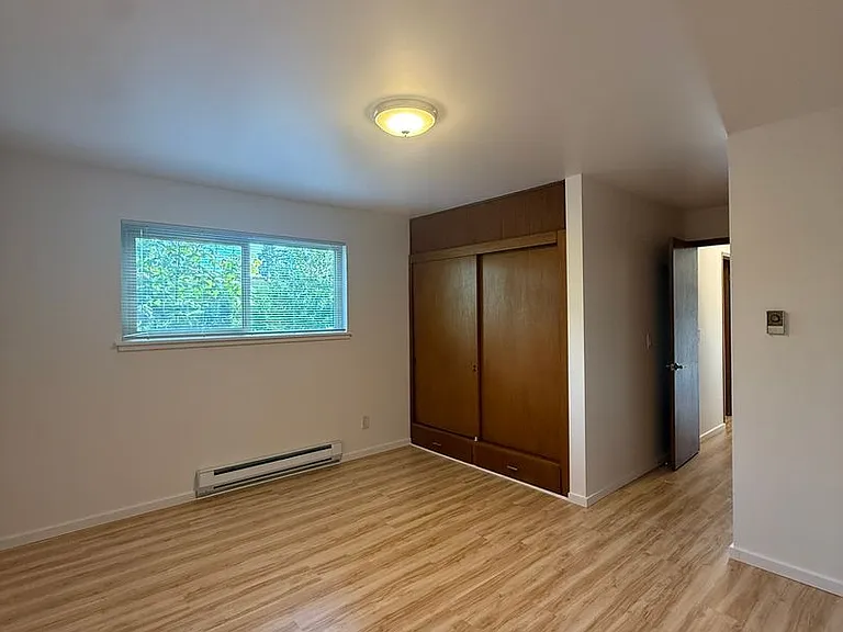 2210 Yale Ave E — Photo 13
