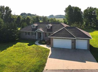 4839 Potters Xing, Pulaski, WI 54162