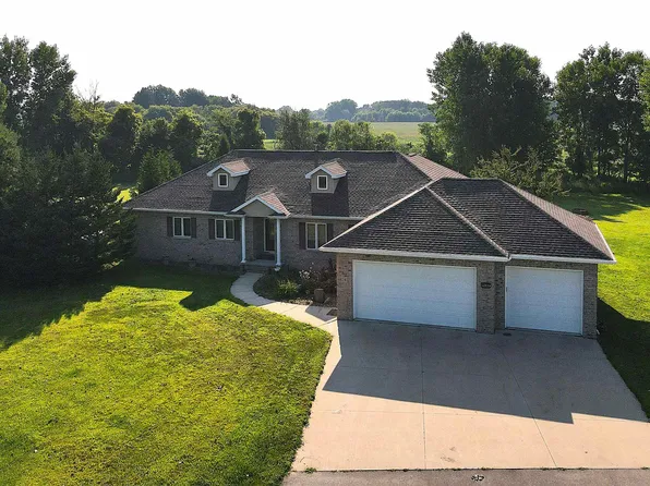 4839 Potters Xing, Pulaski, WI 54162