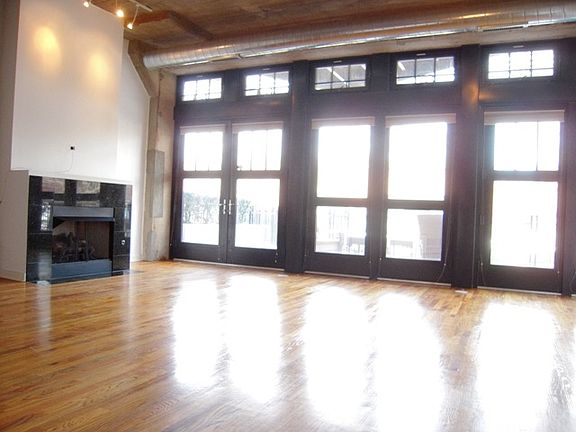2nd image of 1033 W 14th Pl Unit 138
