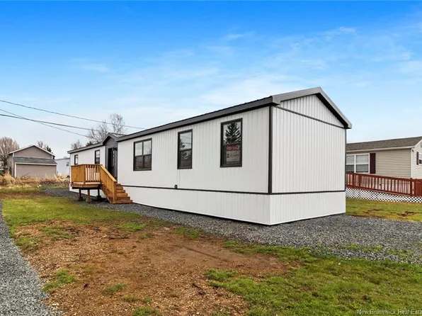 89 Evergreen Cres, Fredericton, NB E3B 6N1