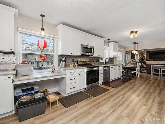 5th image of 118 Shoemaker Dr
