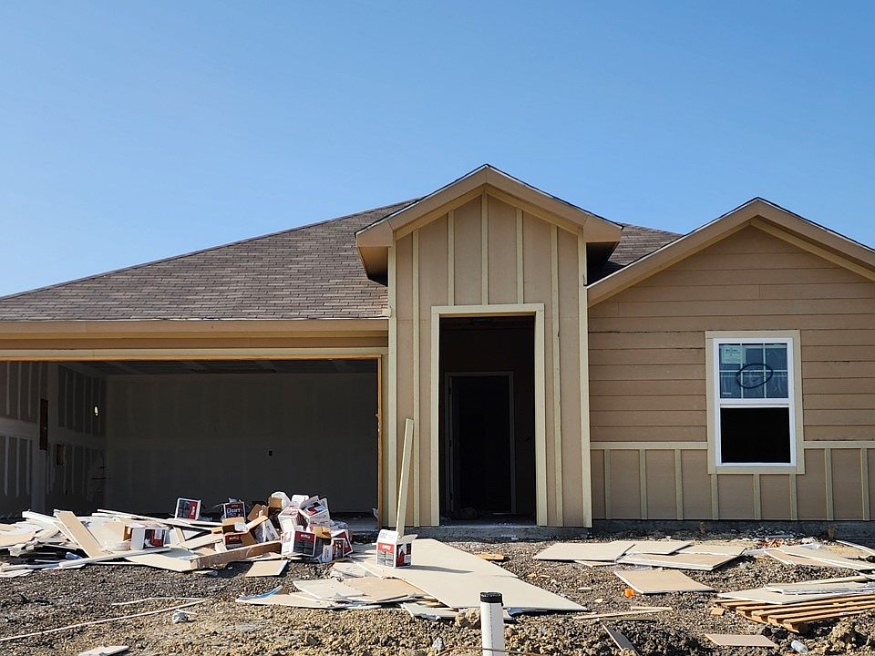1st image of 222 Crookedfield Dr
