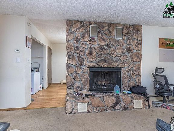 3rd image of 4509 Lauesen Ave