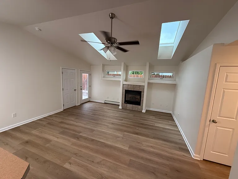 5925 Townsend Pl — Photo 7