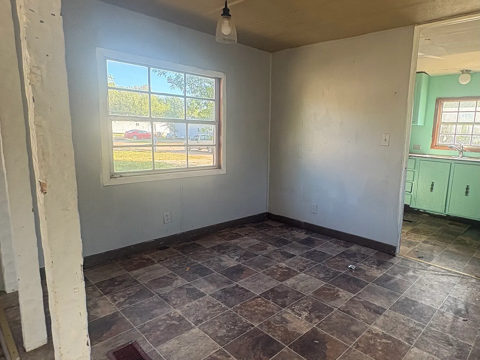 2 bed, $595 — Photo 3