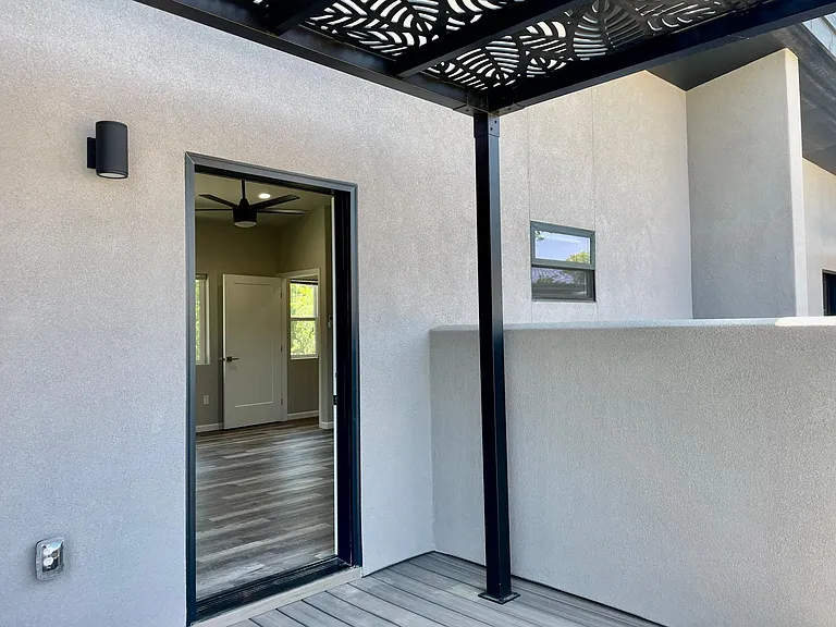 720 N Walnut St #13 — Photo 24
