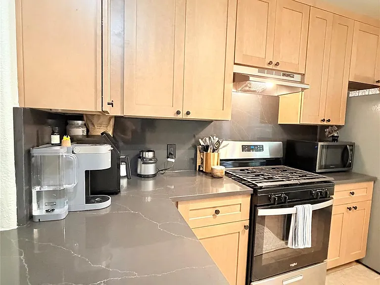 2419 Allred Dr #B — Photo 10