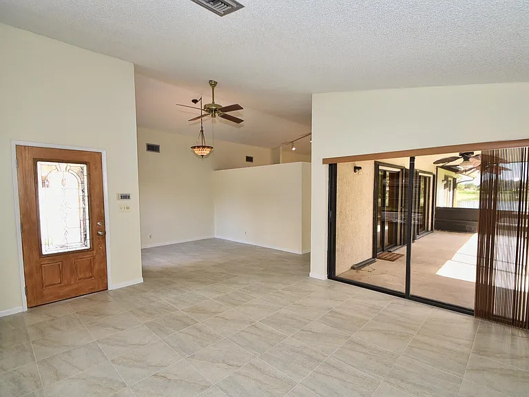 21518 Summertrace Cir — Photo 5