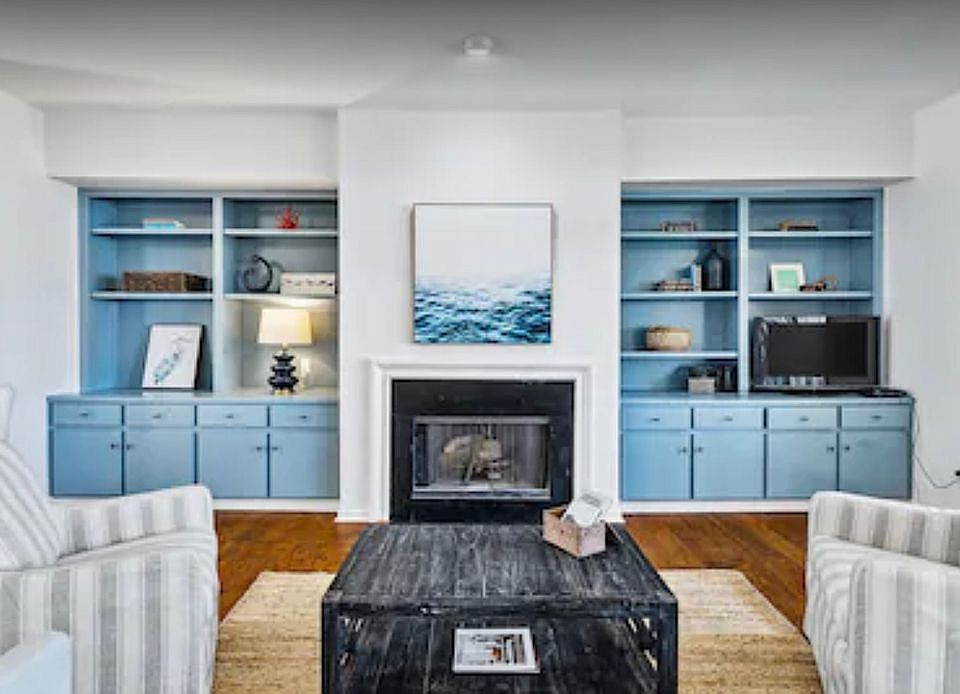 1st image of 146 Avenue Of Oaks