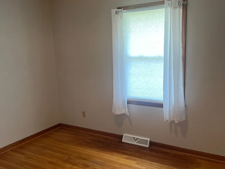 1813 Standish Pl — Photo 9