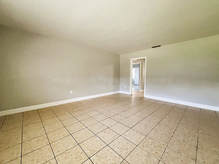 1510 Altaloma Ave — Photo 4