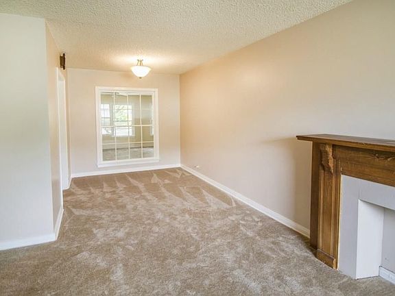 5th image of 2912 W Clarendon Dr