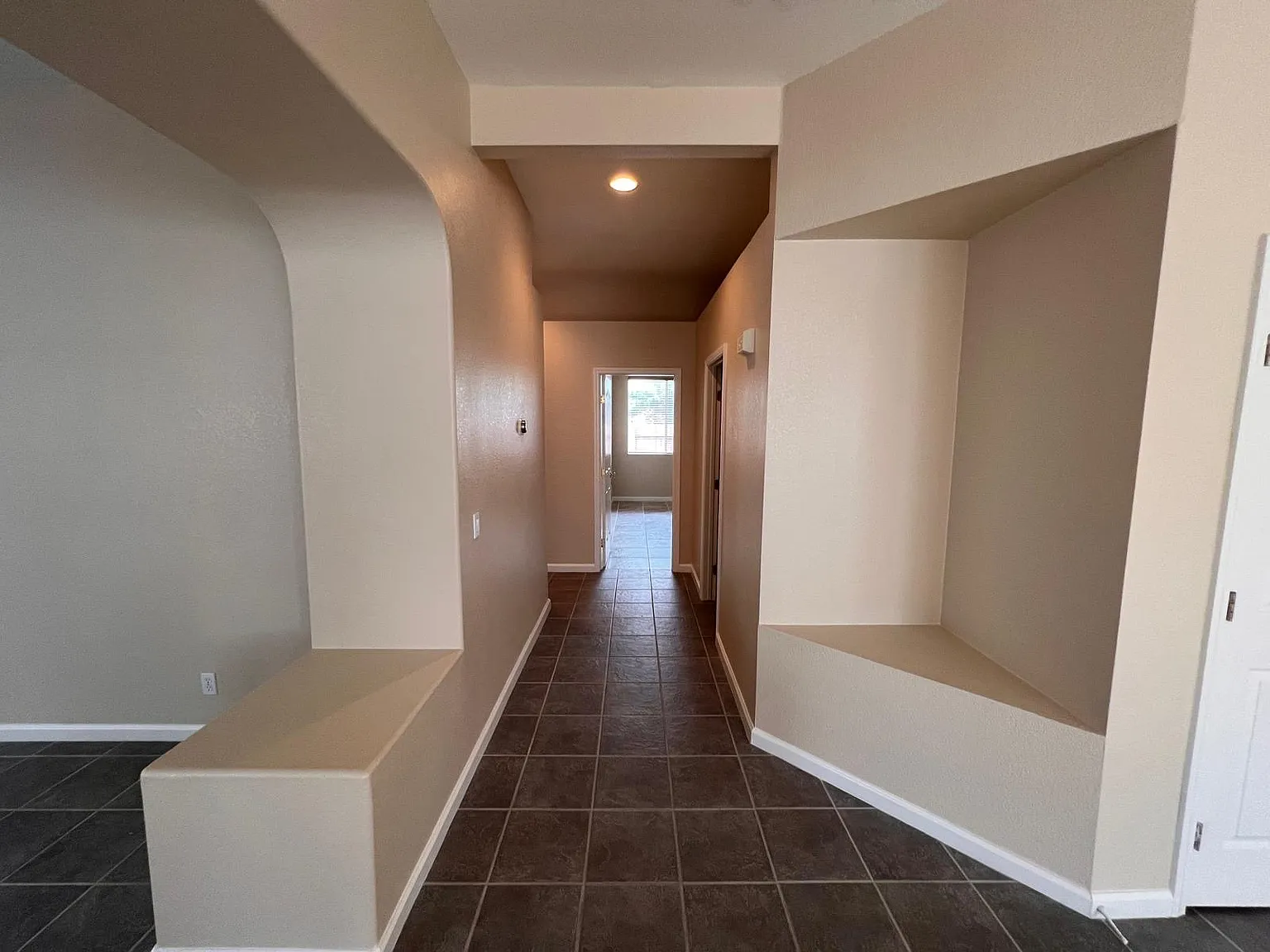 4 bed, 2350 sqft, $3,295 — Photo 4