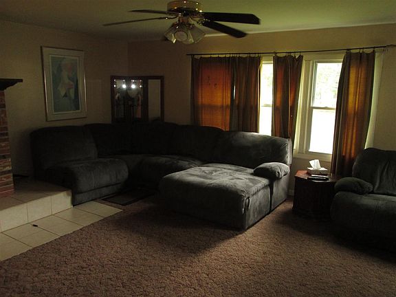 5th image of 409 Wilshire Dr