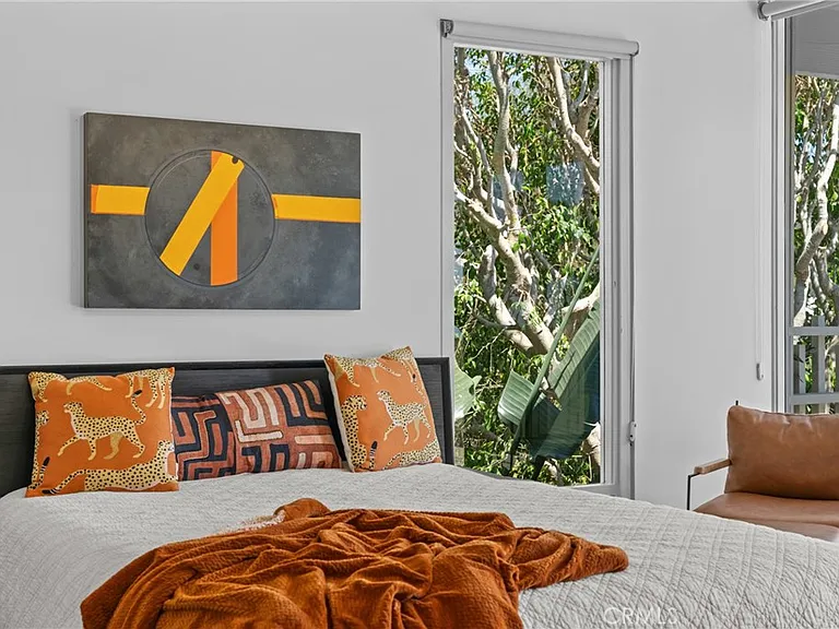 1494 Bluebird Canyon Dr — Photo 27