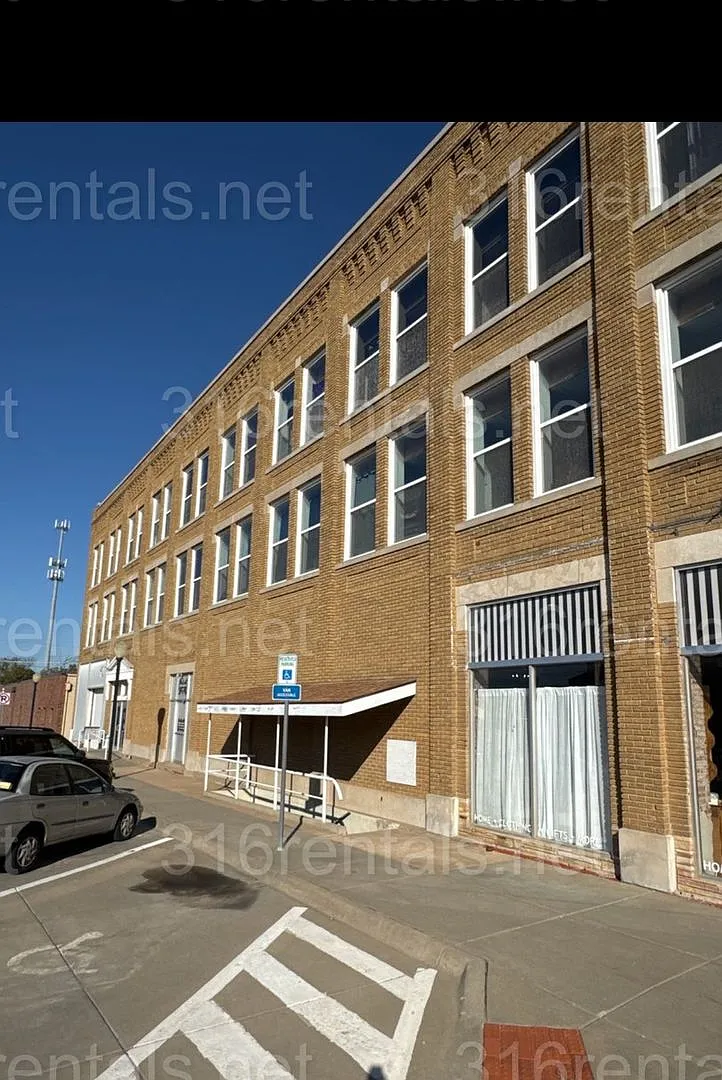 State Street Apartments — Photo 2