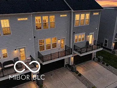 3rd image of 14549 Elsmere Ln