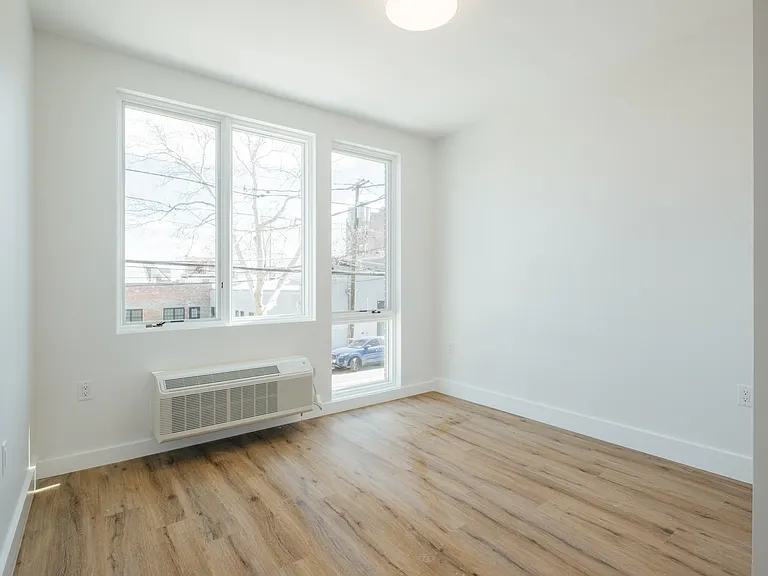67 Dr Martin L King Blvd #103 — Photo 14