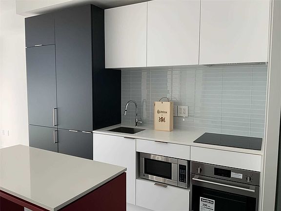 2nd image of 33 Helendale Ave #814