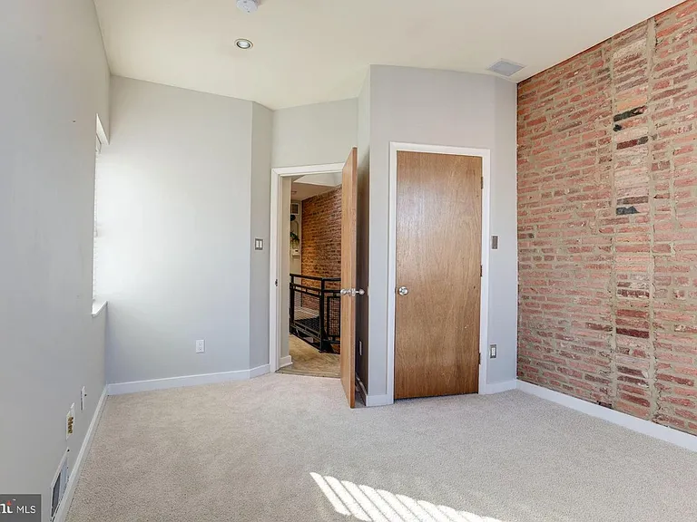 512 S Milton Ave — Photo 8