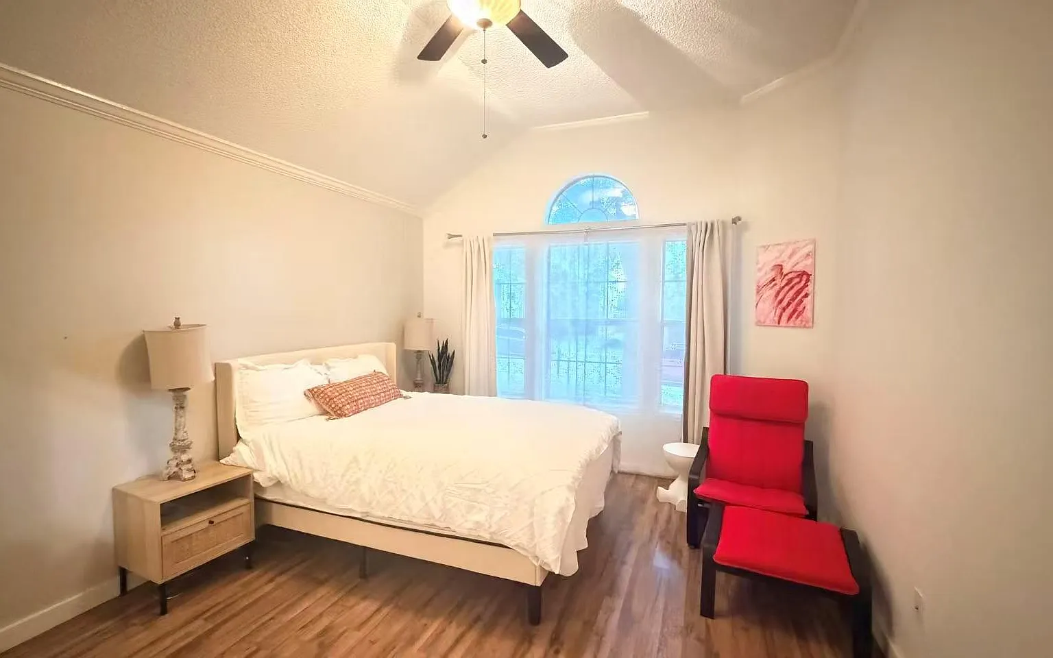4 bed, 1751 sqft, $2,500 — Photo 3