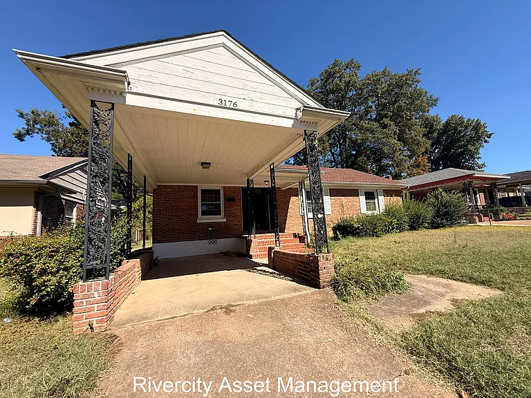 3176 Toby Ln — Photo 3