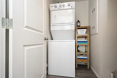 585 Ballantrae Dr — Photo 43