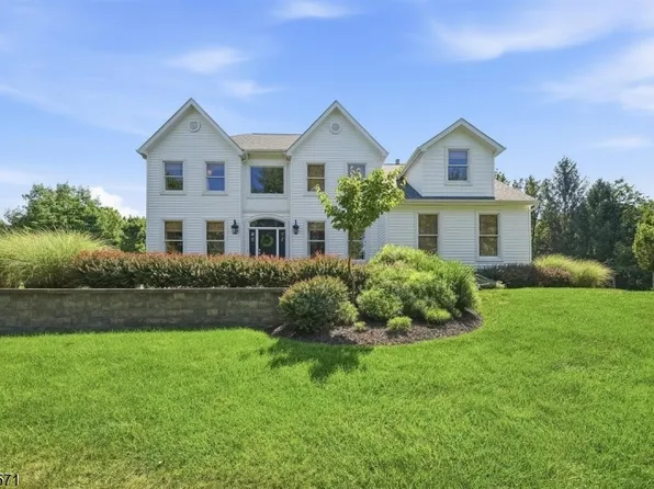 1 Pendleton Ct, Clinton Twp., NJ 08801