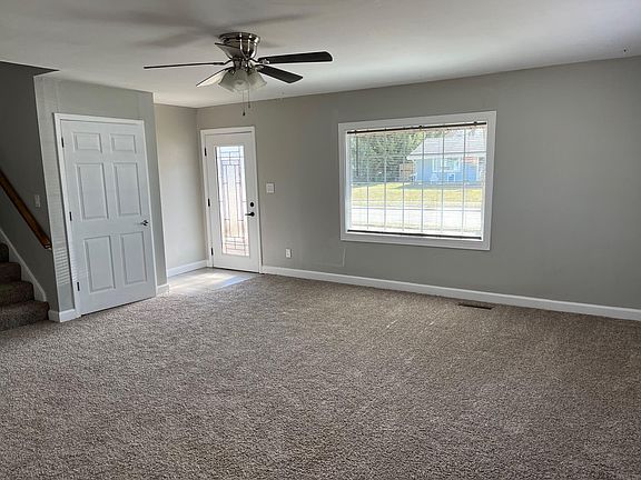 3rd image of 1816 W Knight Cir