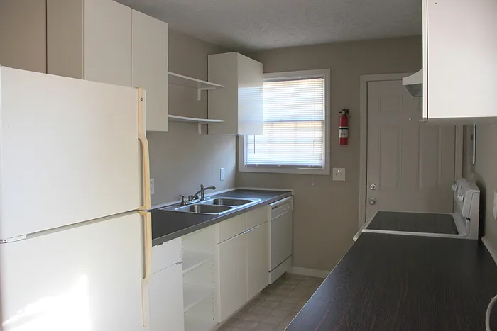 1200 Chester Ave #A — Photo 7