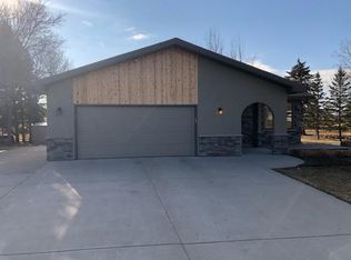 2600 23rd St SW, Minot, ND 58701