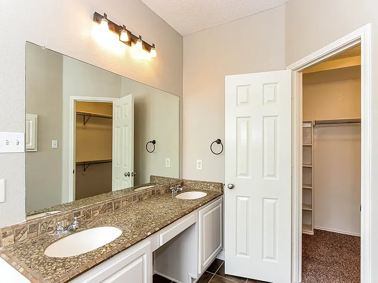 3703 Sycamore Ln — Photo 13