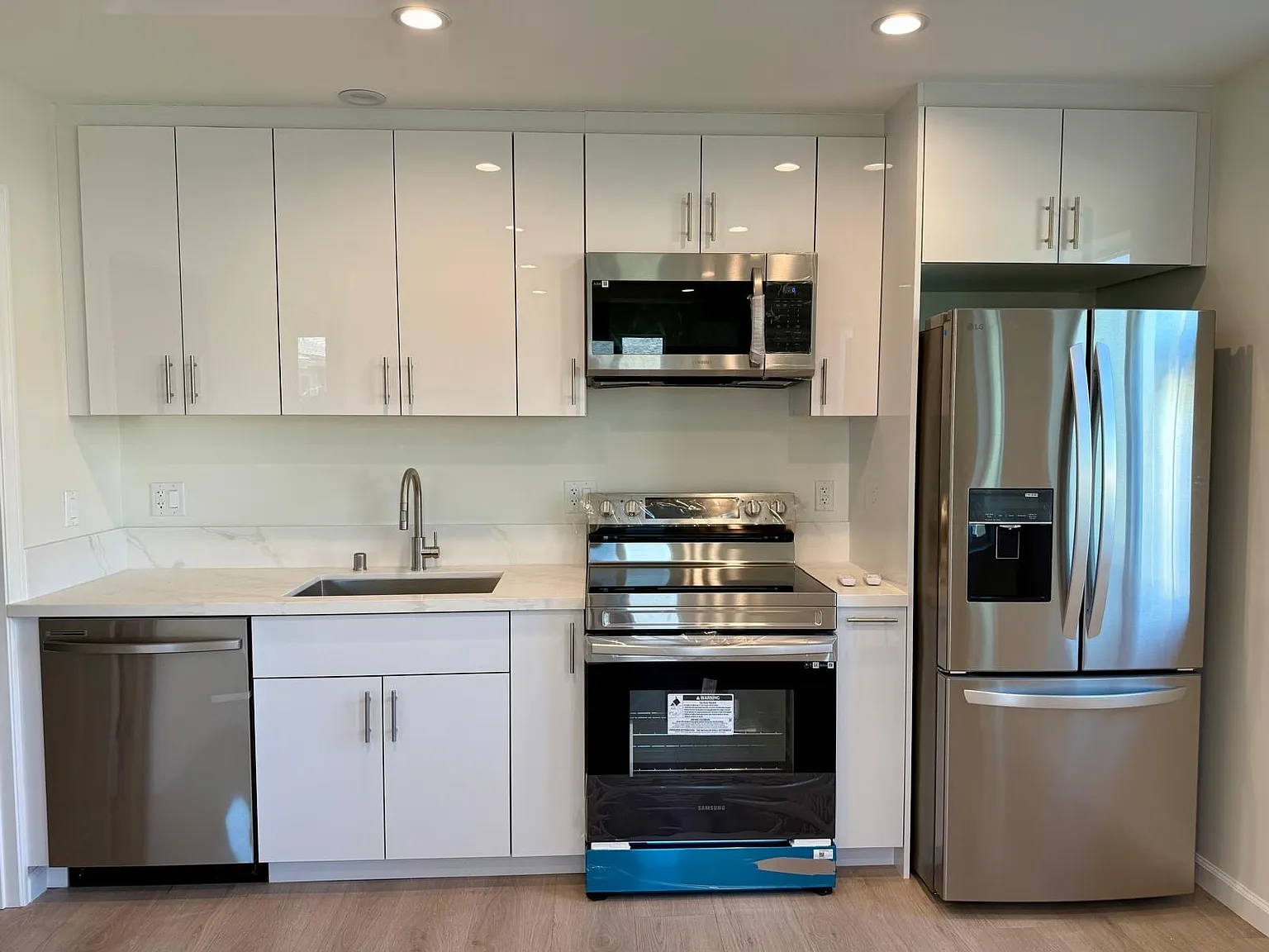 1 bed, 400 sqft, $2,150 — Photo 3