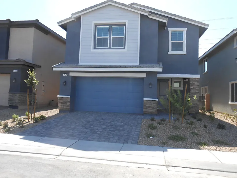 1025 Copper Robin St