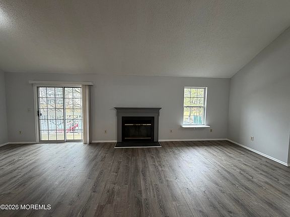 4th image of 6 Nashville Ct