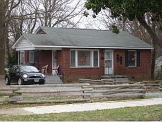 2nd image of 610 W Webb Ave