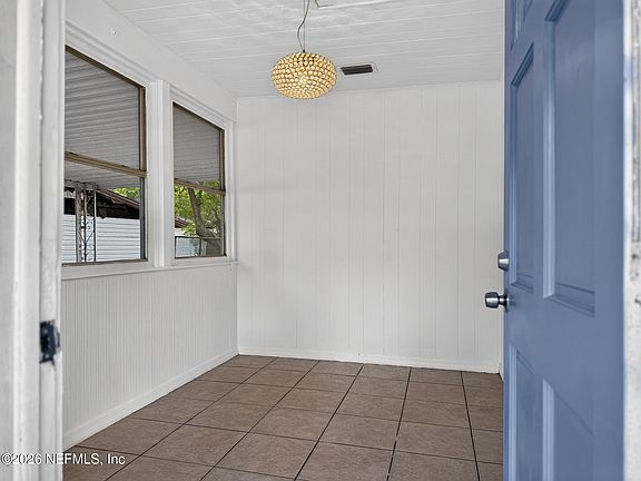 4th image of 2229 HOME PARK Circle E