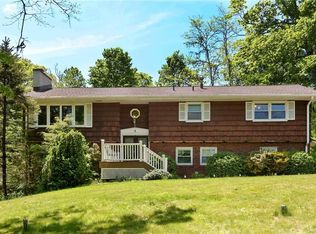8 Maurice Ln, Suffern, NY 10901